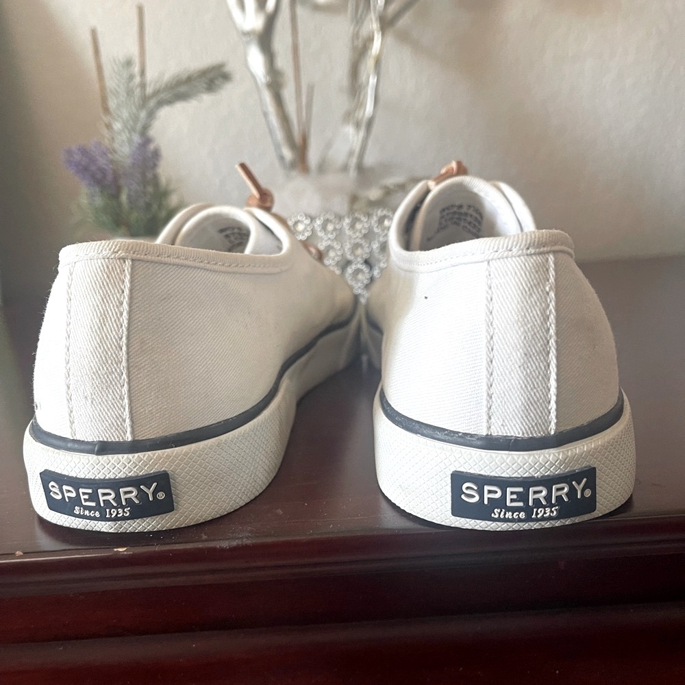 Sperry woman’s Pier View Sneaker.